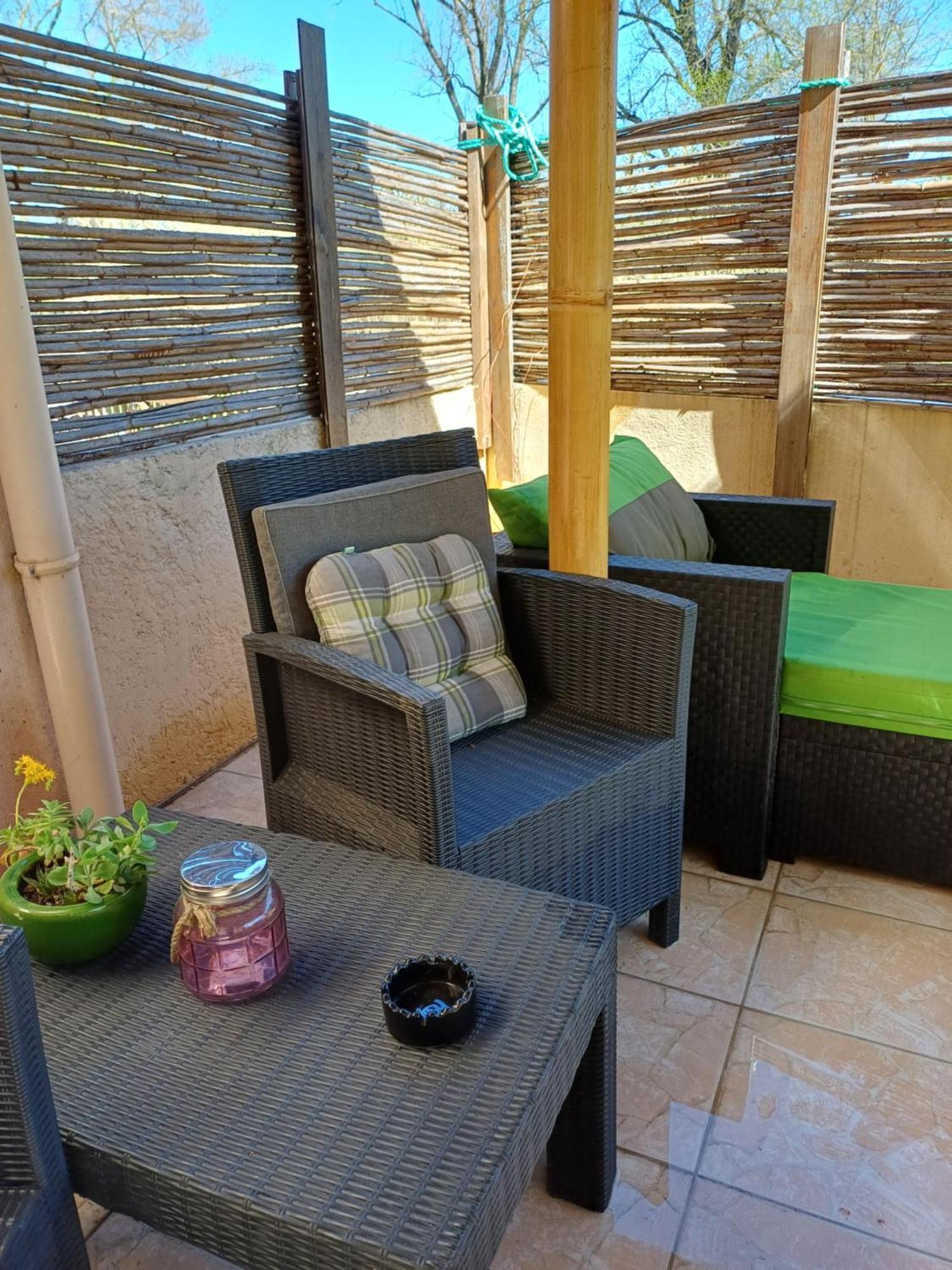 Studio 10M2, Terrasse 18M2 , Parking, Piscine Et Accueille Les Animaux Quissac  Exteriér fotografie